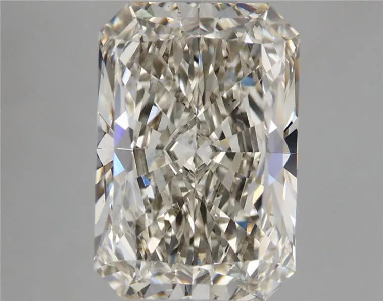 3.37ct Radiant Lab Grown Diamond (Colour I, Clarity VS2, IGI)