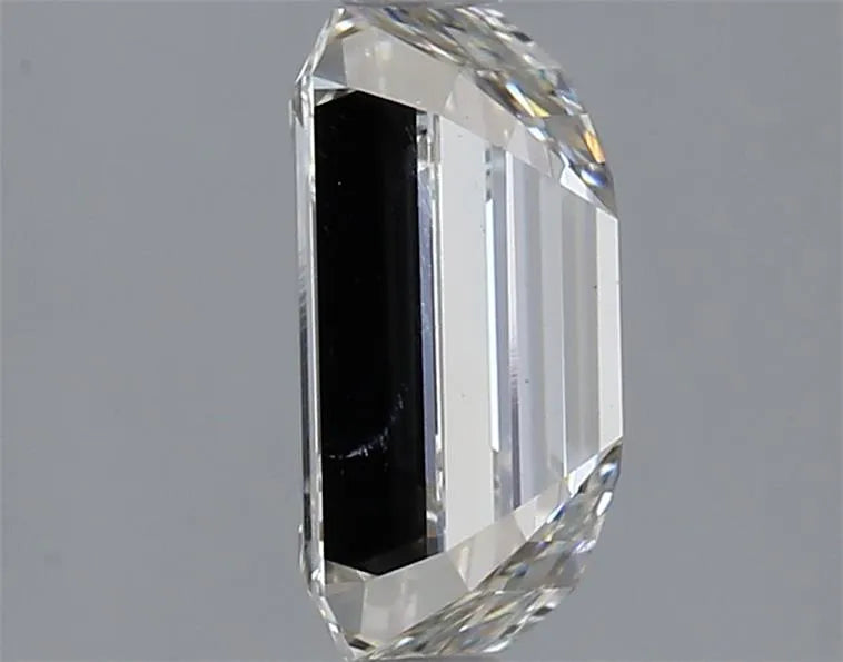2.90 ct Emerald IGI certified Loose diamond, H color | VS2 clarity